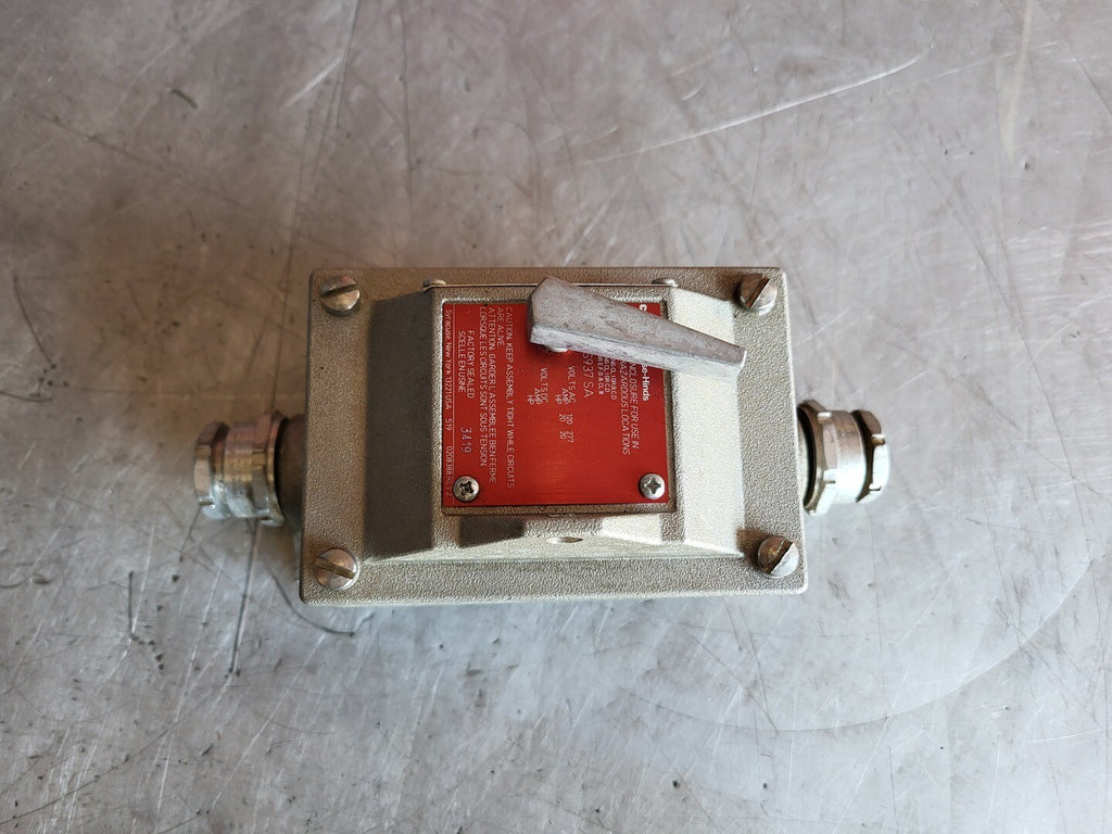 CROUSE-HINDS EDS Series Explosion Proof Three Way Snap Switch w/ Cover DSFS937 SA