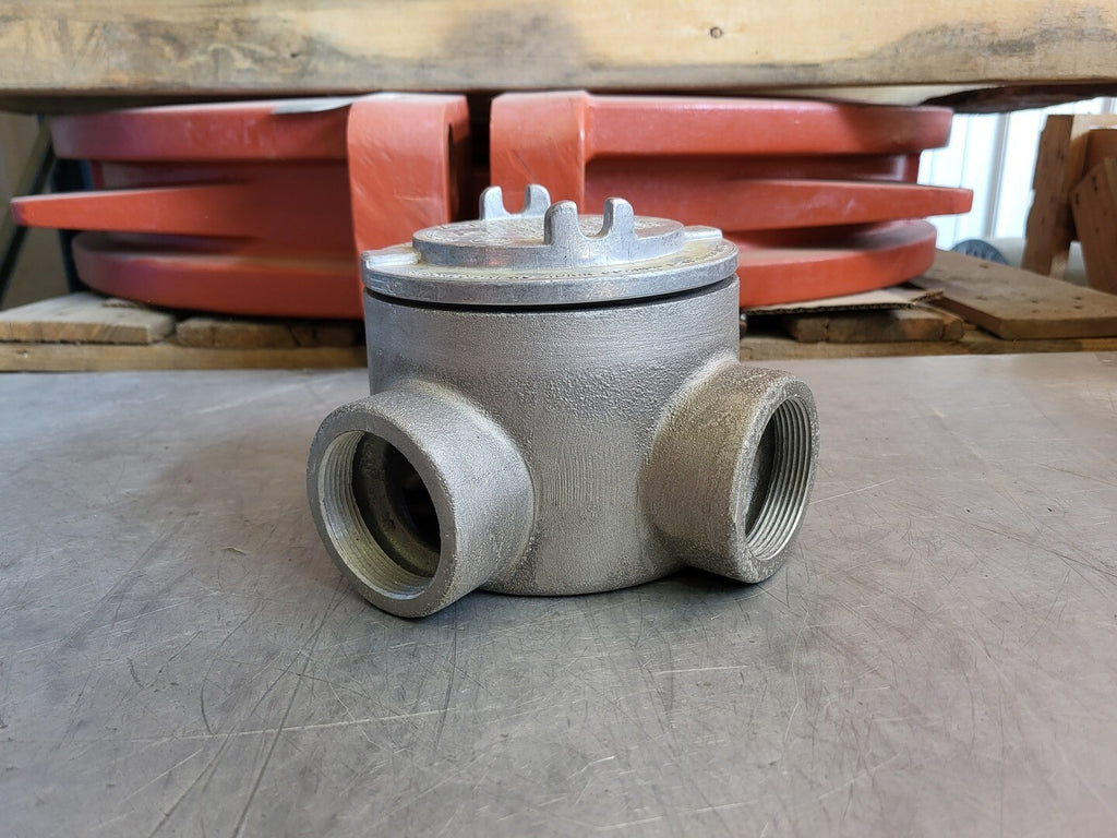 CROUSE-HINDS 2" Conduit Outlet Box GUAT69