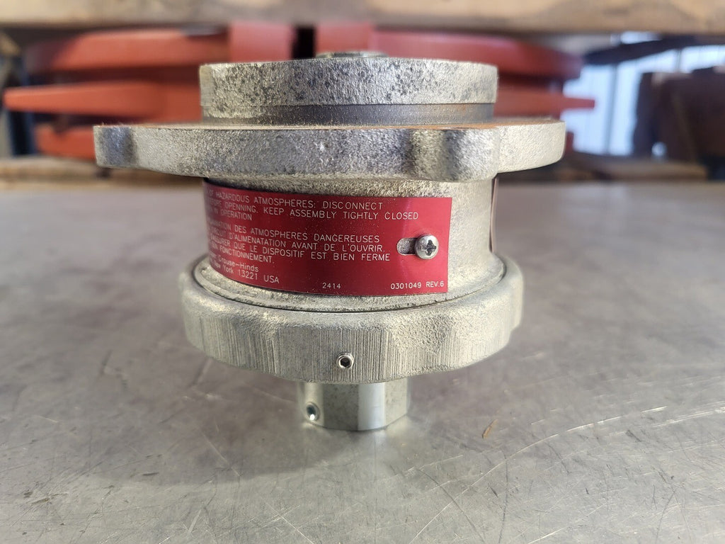 CROUSE-HINDS 3/4" Cushion Type Flexible Fixture Hanger EFH02