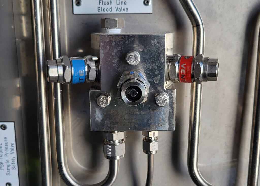 MULTI INSTRUMENTS 1/4" Isovent Valve IV01 w/ Double Isolate