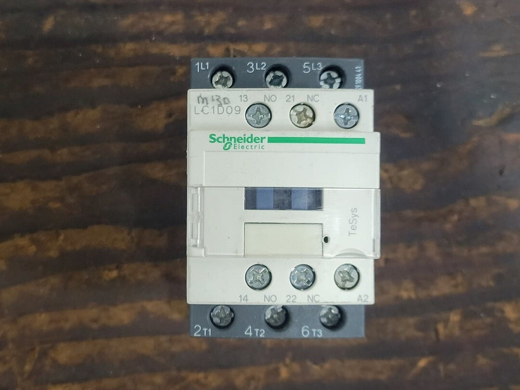 SCHNEIDER ELECTRIC 9 Amp, 3 Pole, 1NO + 1NC, 120 VAC Coil Contactor LC1D09G7