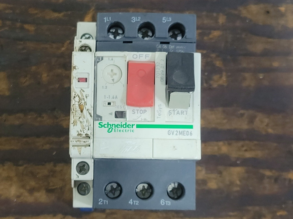 SCHNEIDER ELECTRIC 1-1.6 Amp, 3 Pole, 600 volts Circuit Breaker GV2ME06 w/ Auxiliary Contact