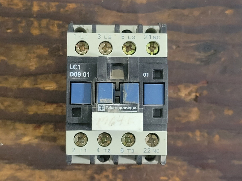 TELEMECANIQUE 9 Amp, 3 Pole, 1NC, 120 VAC Coil Contactor LC1D0901G6