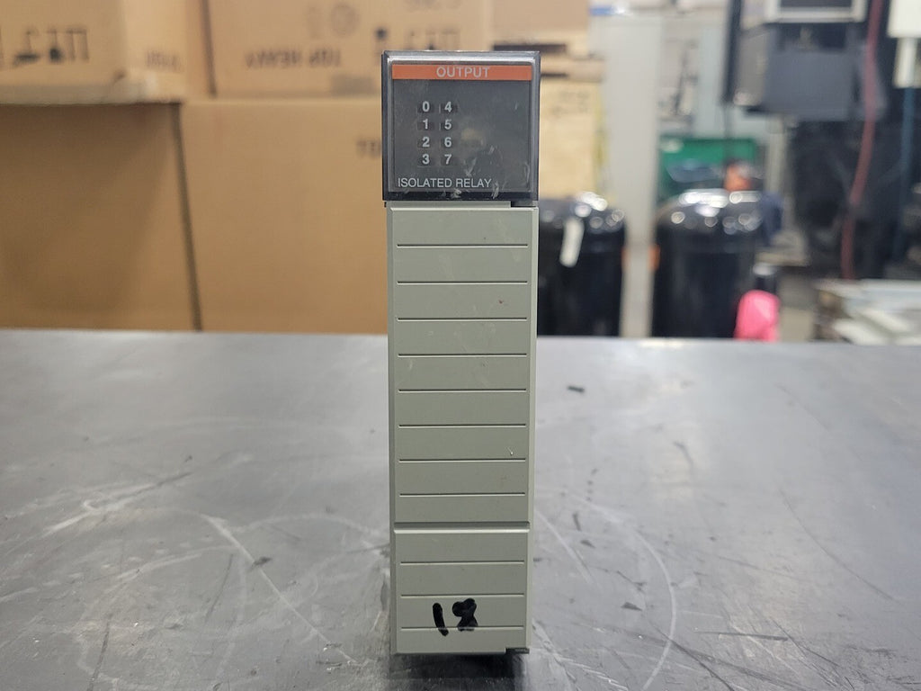 ALLEN-BRADLEY SLC500 Output Module 1746-OX8
