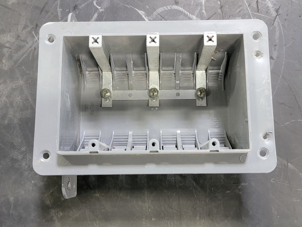 THOMAS & BETTS 3-WSW 3 Gang Plastic Box