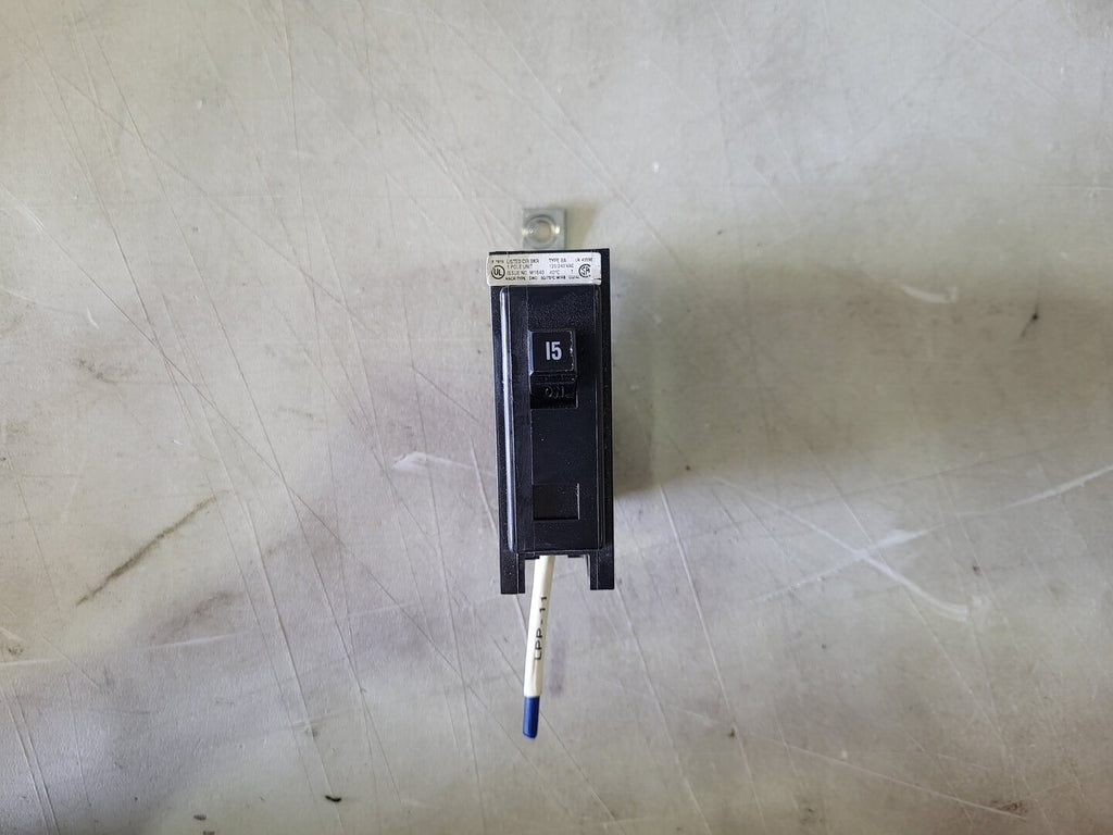 CUTLER-HAMMER 15 Amp, 1 Pole, 120/240 volts Circuit Breaker BA115
