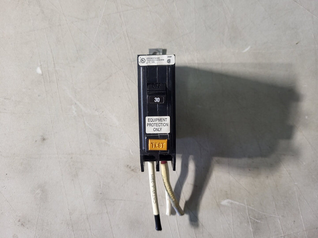 CUTLER-HAMMER 30 Amp, 1 Pole, 120 volts Circuit Breaker QBGFEP1030