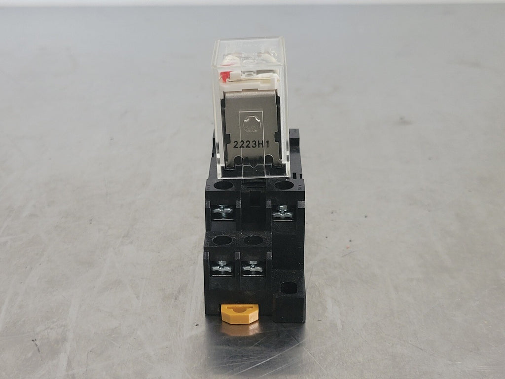 OMRON 10 Amp Electromagnetic Power Relay LY2N w/ Relay Socket 