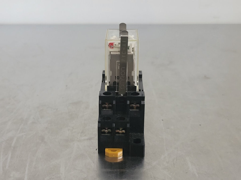 OMRON 10 Amp Ice Cube Power LY2N-AC110/120 Relay w/ Relay Socket