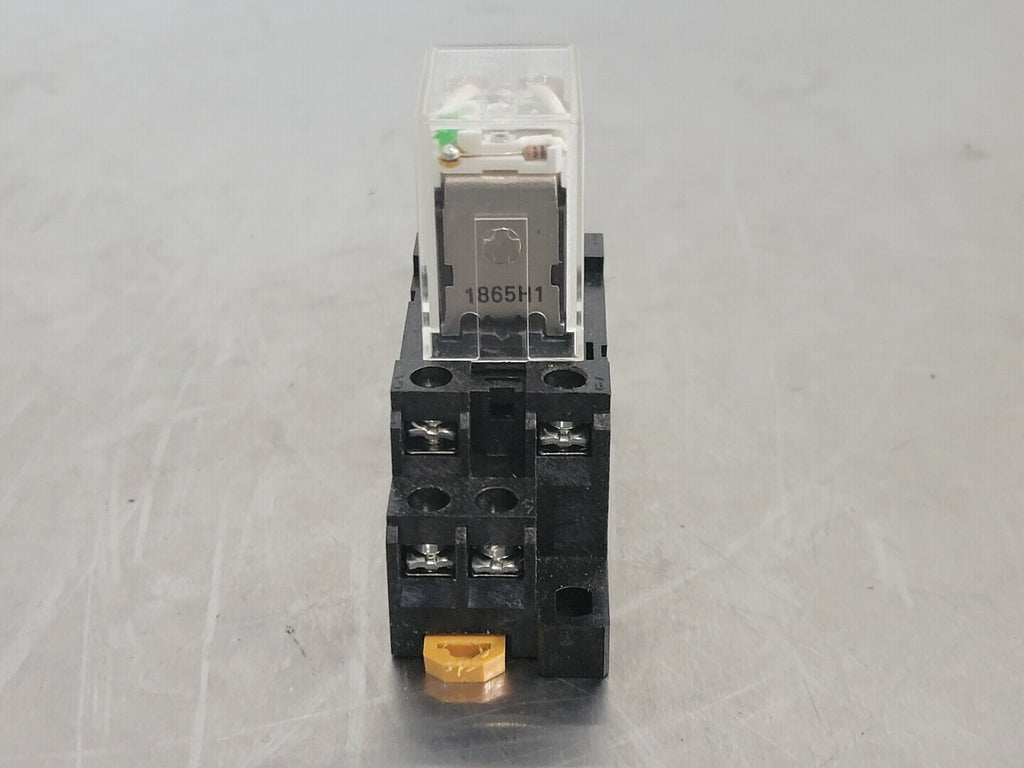 OMRON 10 Amp Ice Cube Power Relay LY2N-DC24 w/ Relay Socket