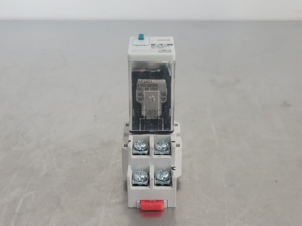 EATON 15 Amp Power Relay D7PF2AT1 w/ Relay Socket D7PA9