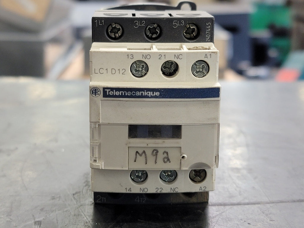 SCHNEIDER ELECTRIC 12 Amp, 3 Pole, 1NO + 1NC Contactor LC1D12