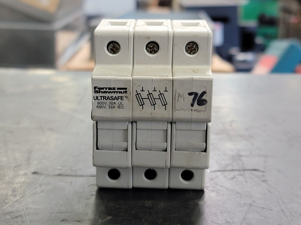 FERRAZ SHAWMUT 30 Amp 800 Volts Fuse Holder USM3 C218548