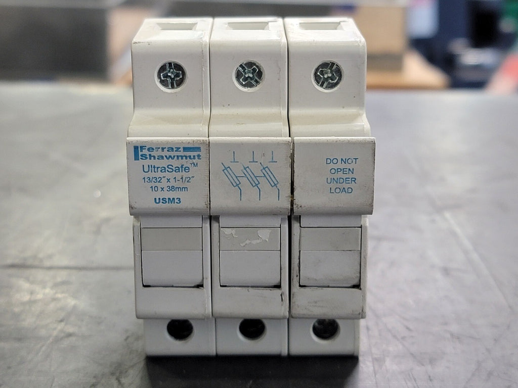 FERRAZ SHAWMUT 30 Amp 800 Volts Fuse Holder USM3 C218548