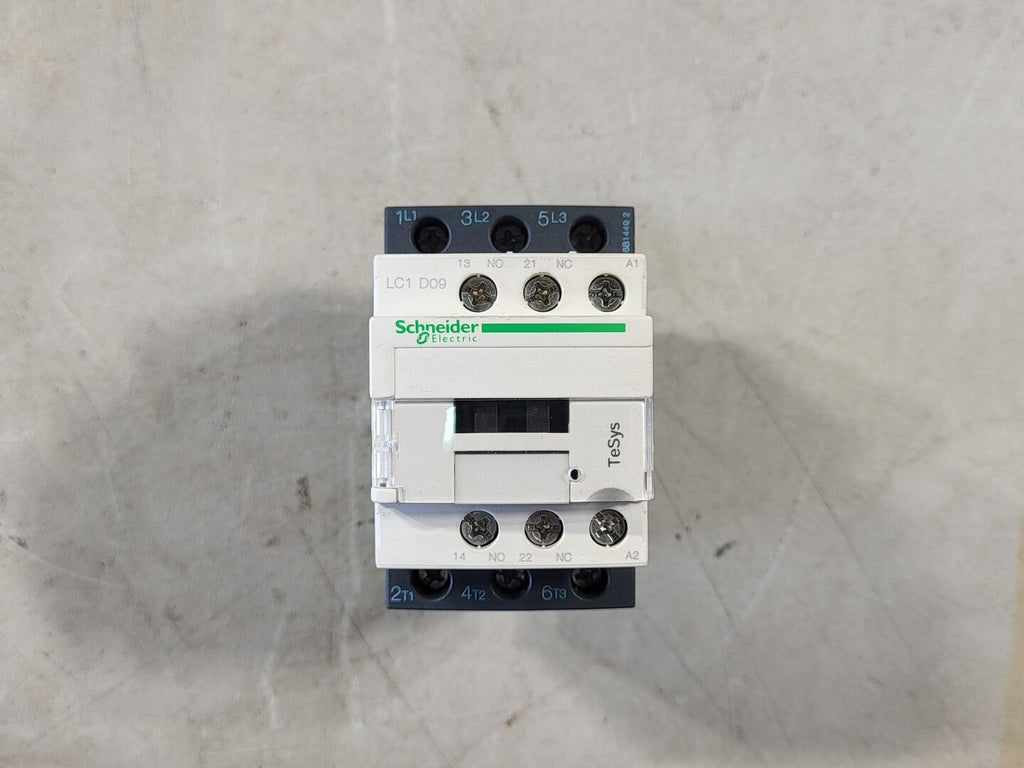 SCHNEIDER ELECTRIC 9 Amp, 3 Pole, 1NO + 1NC, 110 VAC Coil Contactor LC1D09F7