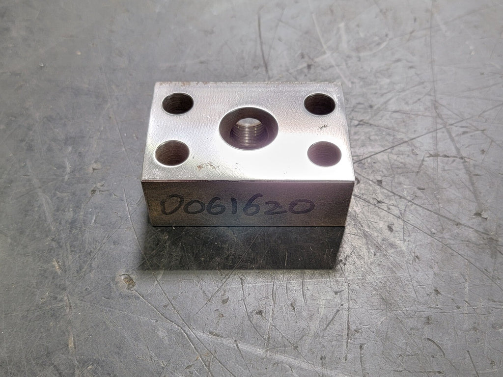 Hydraulic Adapter Block -12 Code 61 Sandwich Style