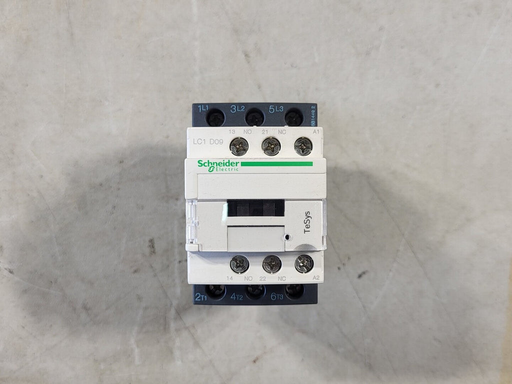 SCHNEIDER ELECTRIC 9 Amp, 3 Pole, 1NO + 1NC, 110 VAC Coil Contactor LC1D09F7