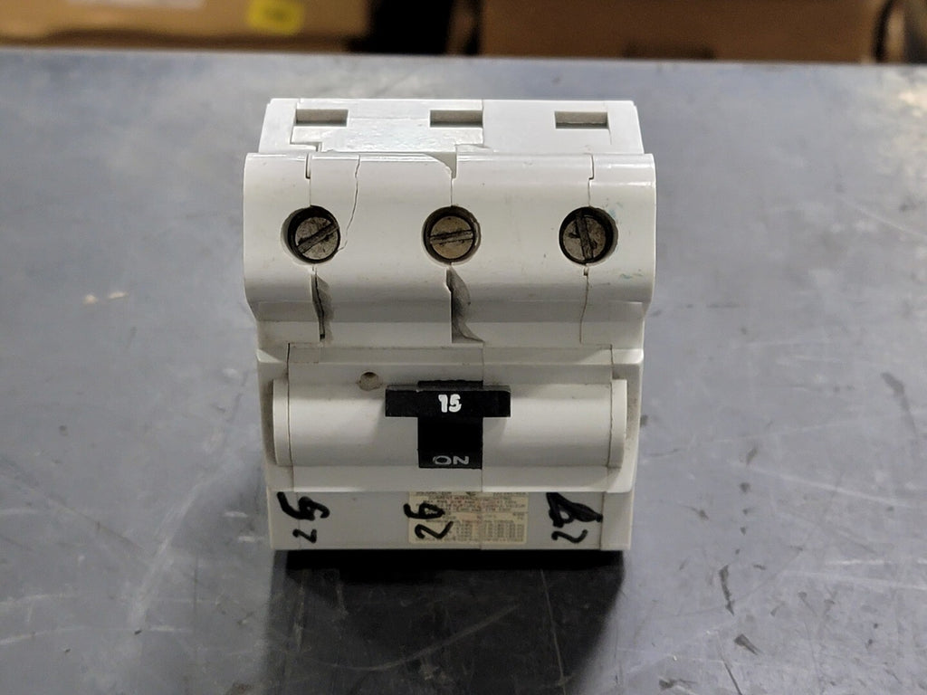 FEDERAL PIONEER 15 Amp, 3 Pole, 240 volts Circuit Breaker NA315