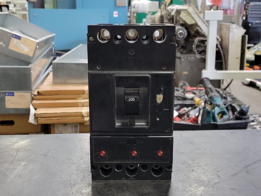 WESTINGHOUSE 200 Amp, 3 Pole, 600 volts Circuit Breaker JA3200