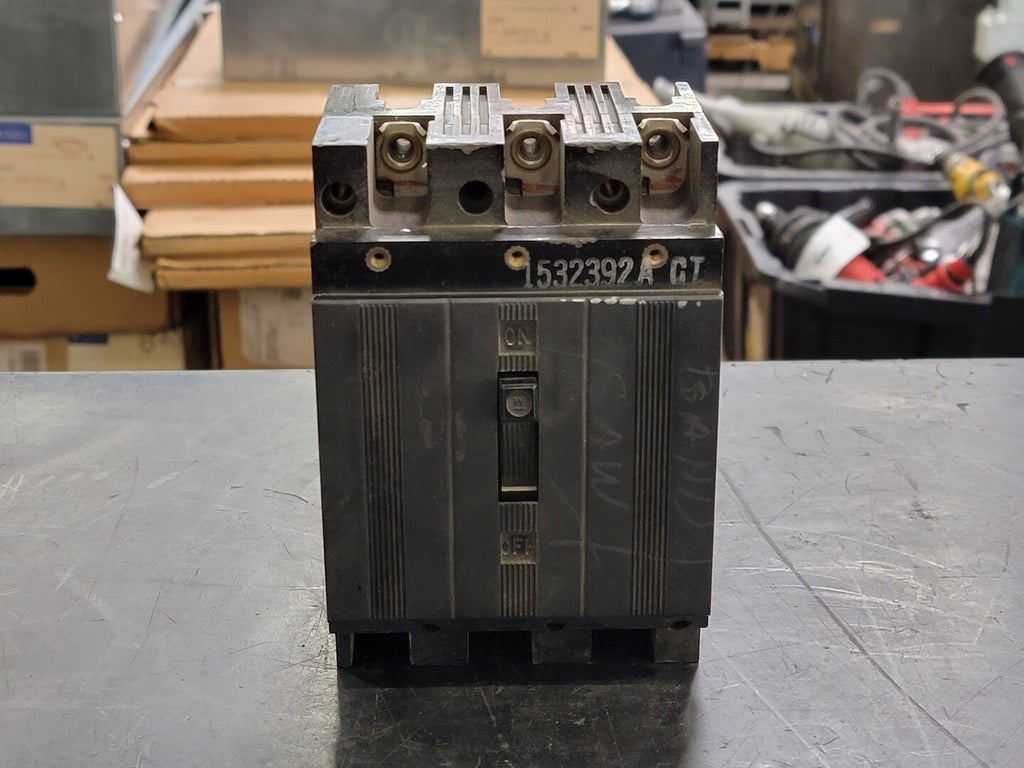WESTINGHOUSE 15 Amp, 3 Pole, 240 volts Circuit Breaker 1532392A
