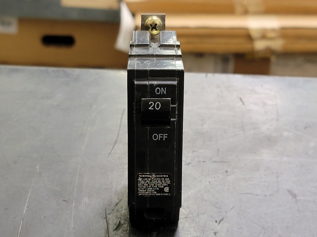 GENERAL ELECTRIC 20 Amp, 1 Pole, 120/240 volts Circuit Breaker THQB120