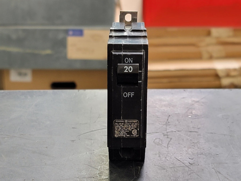 GENERAL ELECTRIC 20 Amp, 1 Pole, 120/240 volts Circuit Breaker THQB120