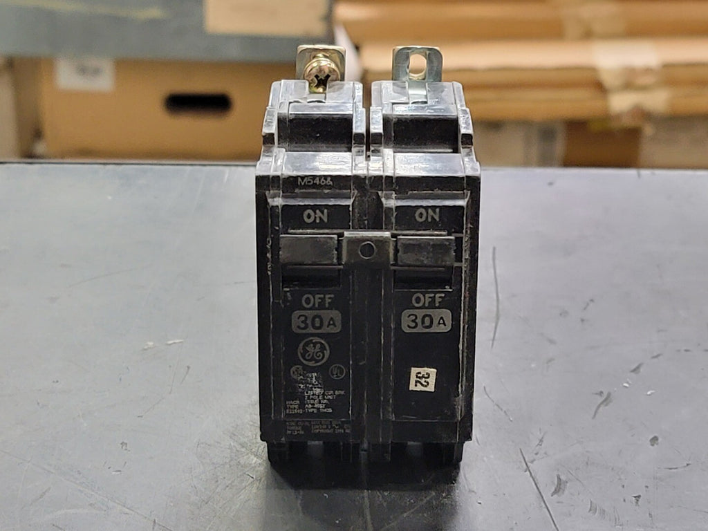 GENERAL ELECTRIC 30 Amp, 2 Pole, 120/240 volts Circuit Breaker THQB230