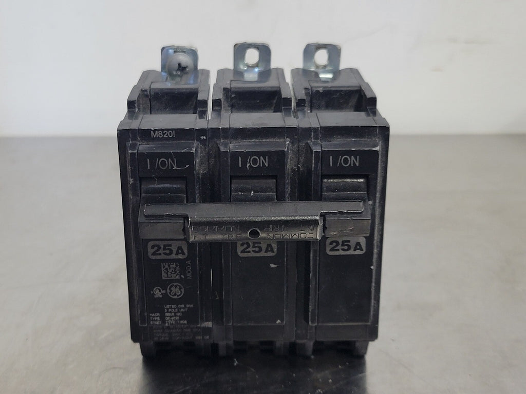 GENERAL ELECTRIC 25 Amp, 3 Pole, 240 volts Circuit Breaker THQB325