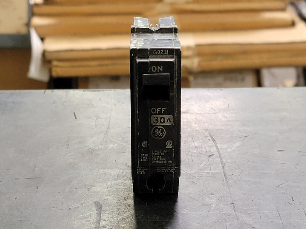 GENERAL ELECTRIC 30 Amp, 1 Pole, 120/240 volts Circuit Breaker THQL130