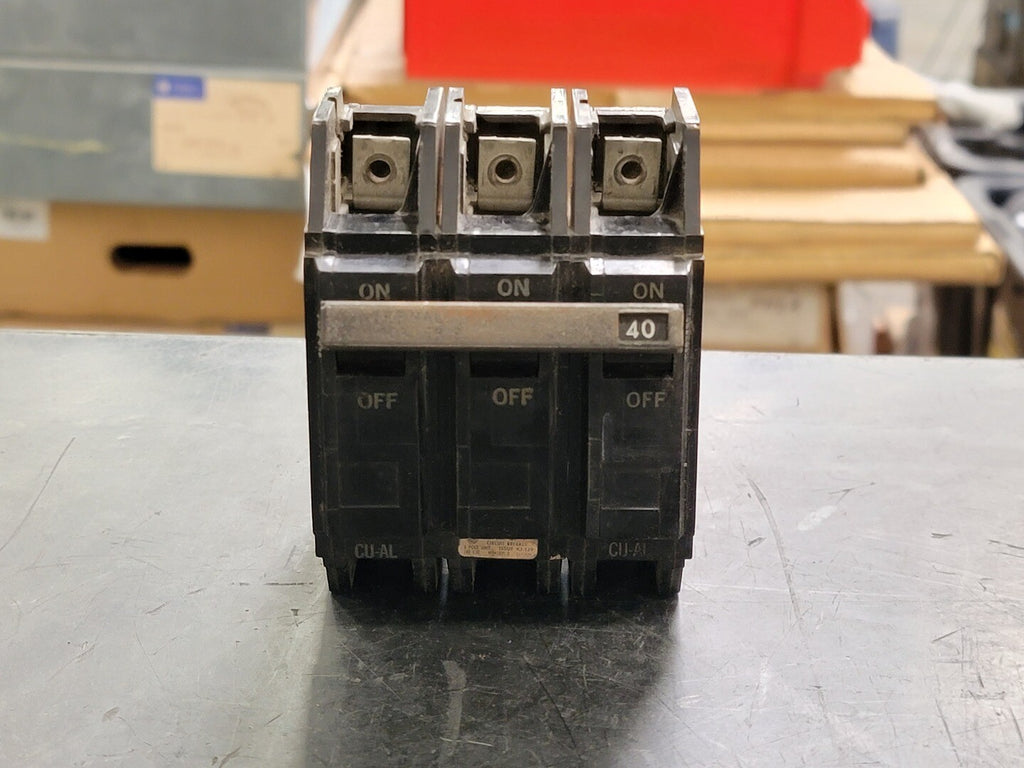 GENERAL ELECTRIC 40 Amp, 3 Pole, 240 volts Circuit Breaker THQC340