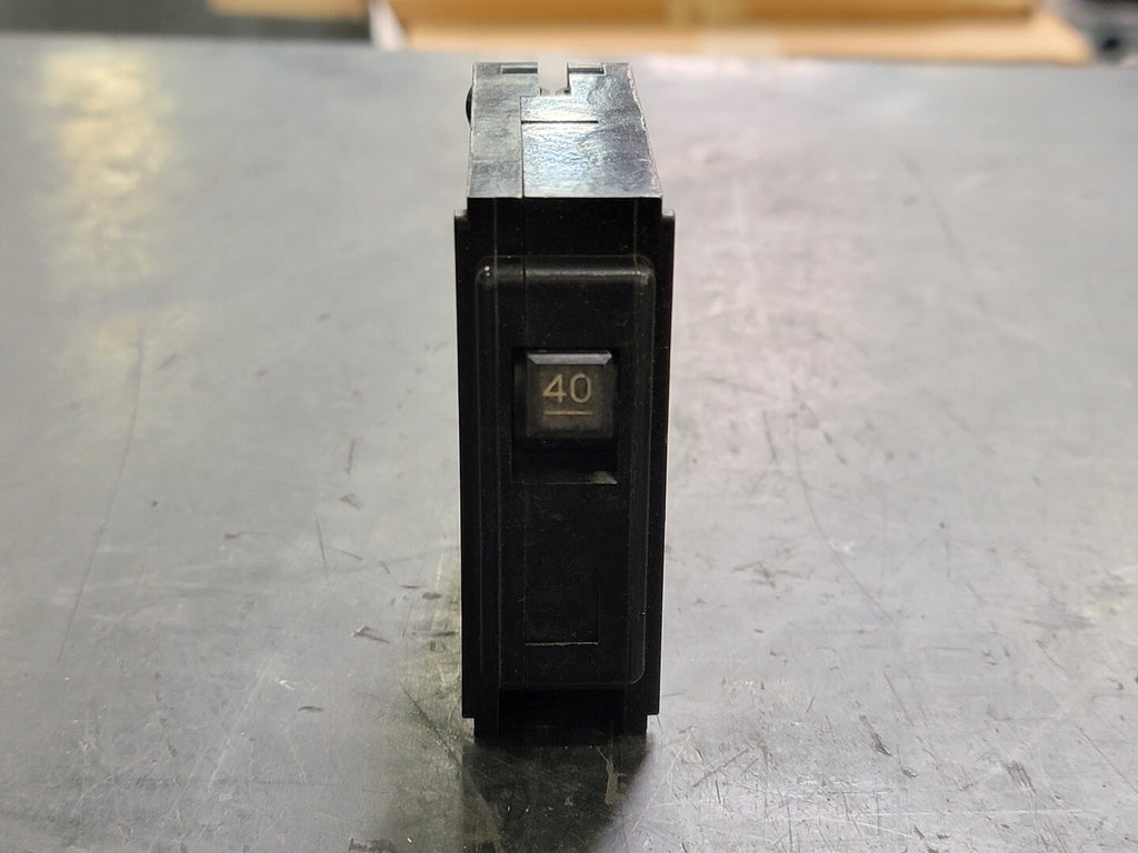 BRYANT 40 Amp, 1 Pole, 120/240 volts Circuit Breaker QP140