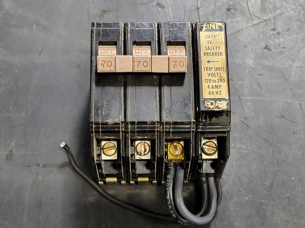 CUTLER-HAMMER 70 Amp, 3 Pole, 240 volts Circuit Breaker CH370 w/ Shunt Trip