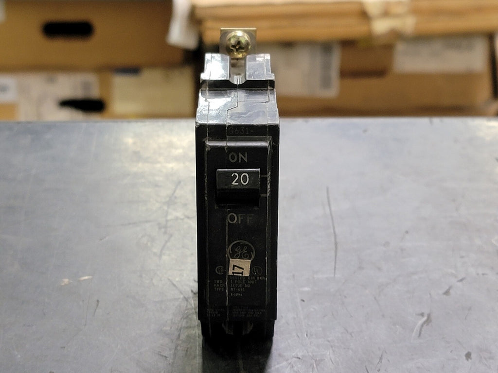 GENERAL ELECTRIC 20 Amp, 1 Pole, 120/240 volts Circuit Breaker THQB120