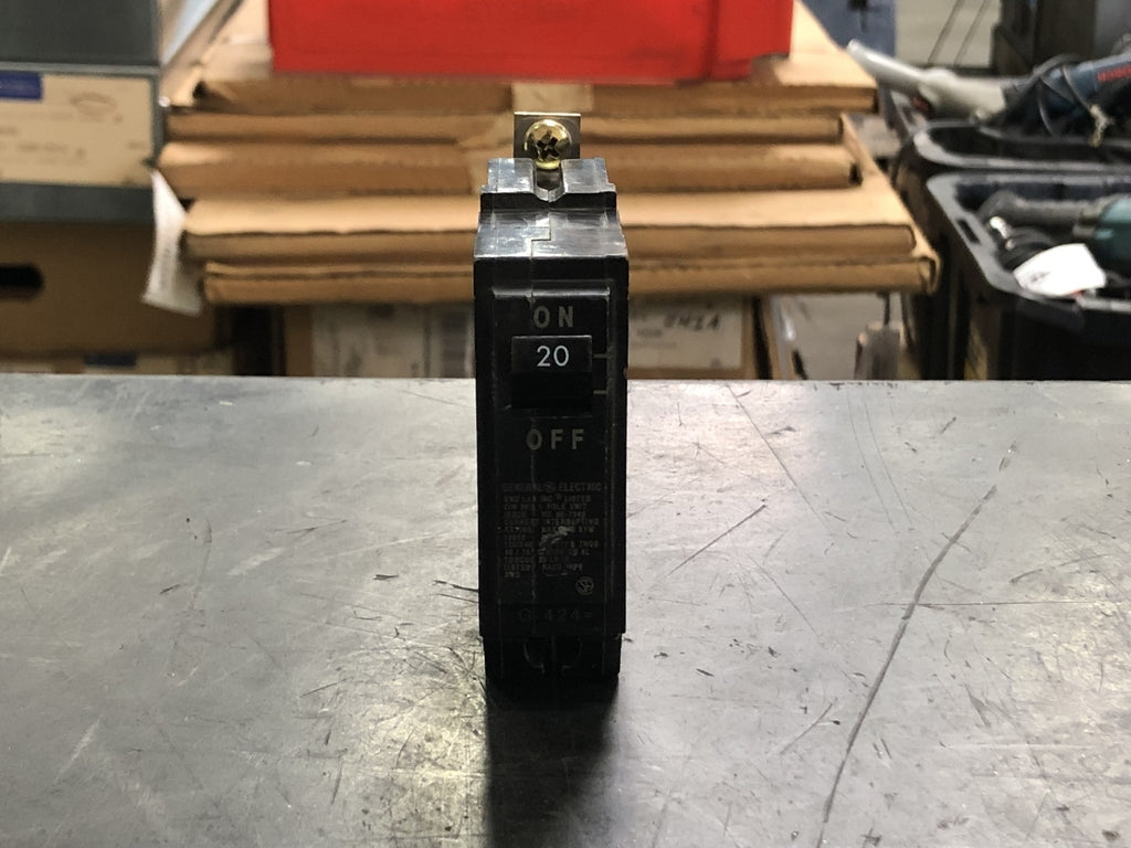 GENERAL ELECTRIC 20 Amp, 1 Pole, 120/240 volts Circuit Breaker THQB120