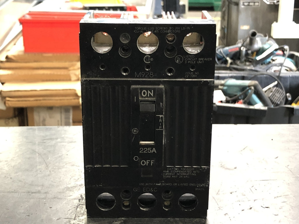 GENERAL ELECTRIC 225 Amp, 3 Pole, 240 volts Circuit Breaker TQD32225