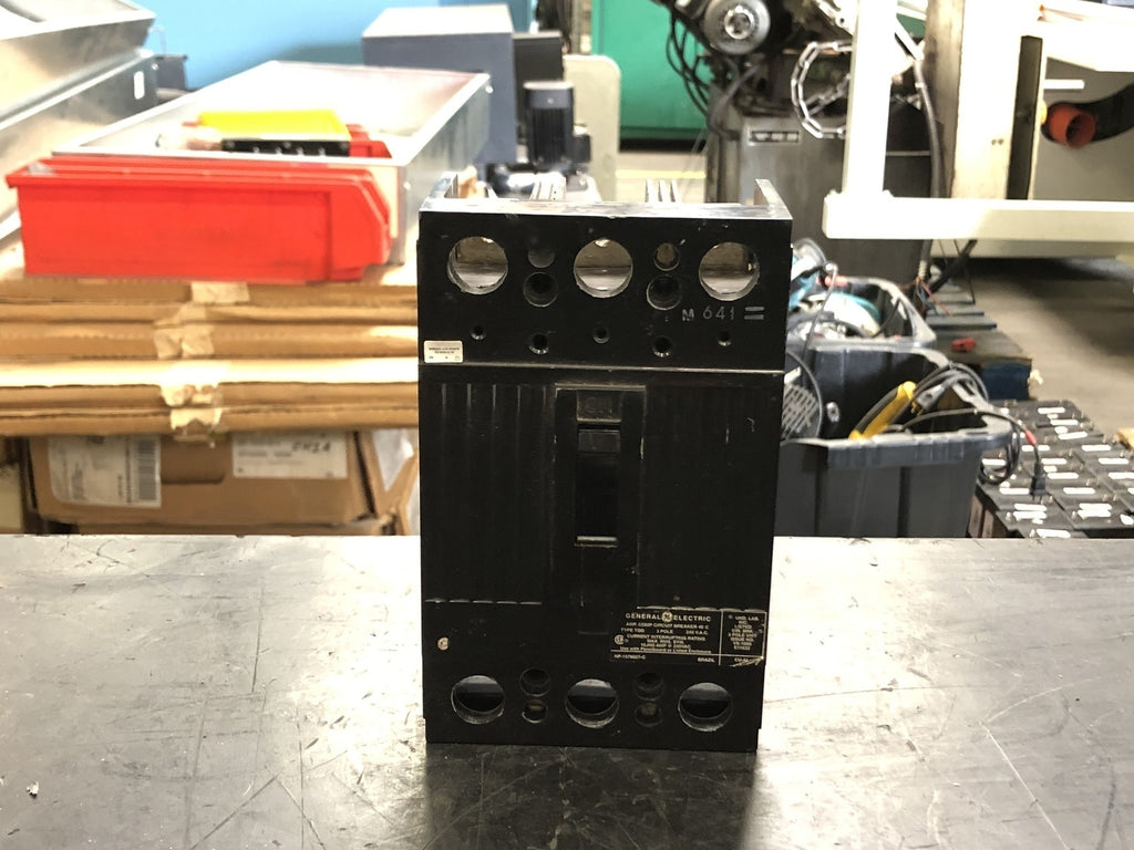 GENERAL ELECTRIC 225 Amp, 3 Pole, 240 volts Circuit Breaker TQD3225