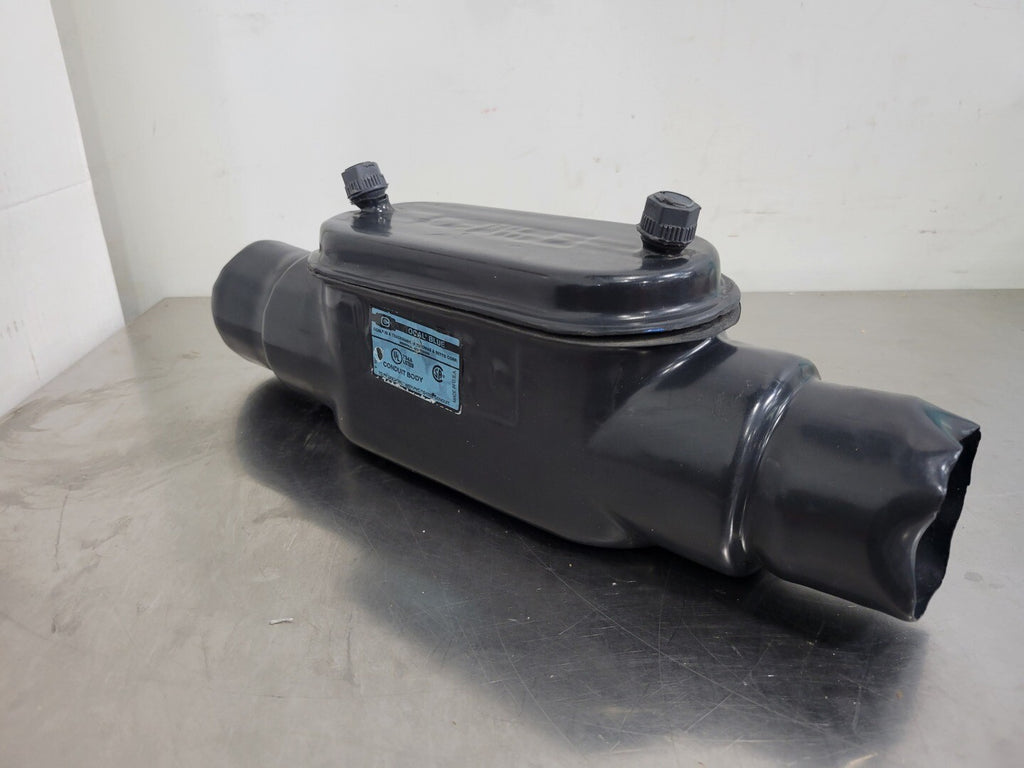 THOMAS & BETTS Ocal Blue 2" PVC Conduit Outlet Body w/ Cover TA04648-A