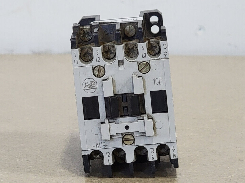 ALLEN-BRADLEY 9 Amp Contactor 100-A09ND3