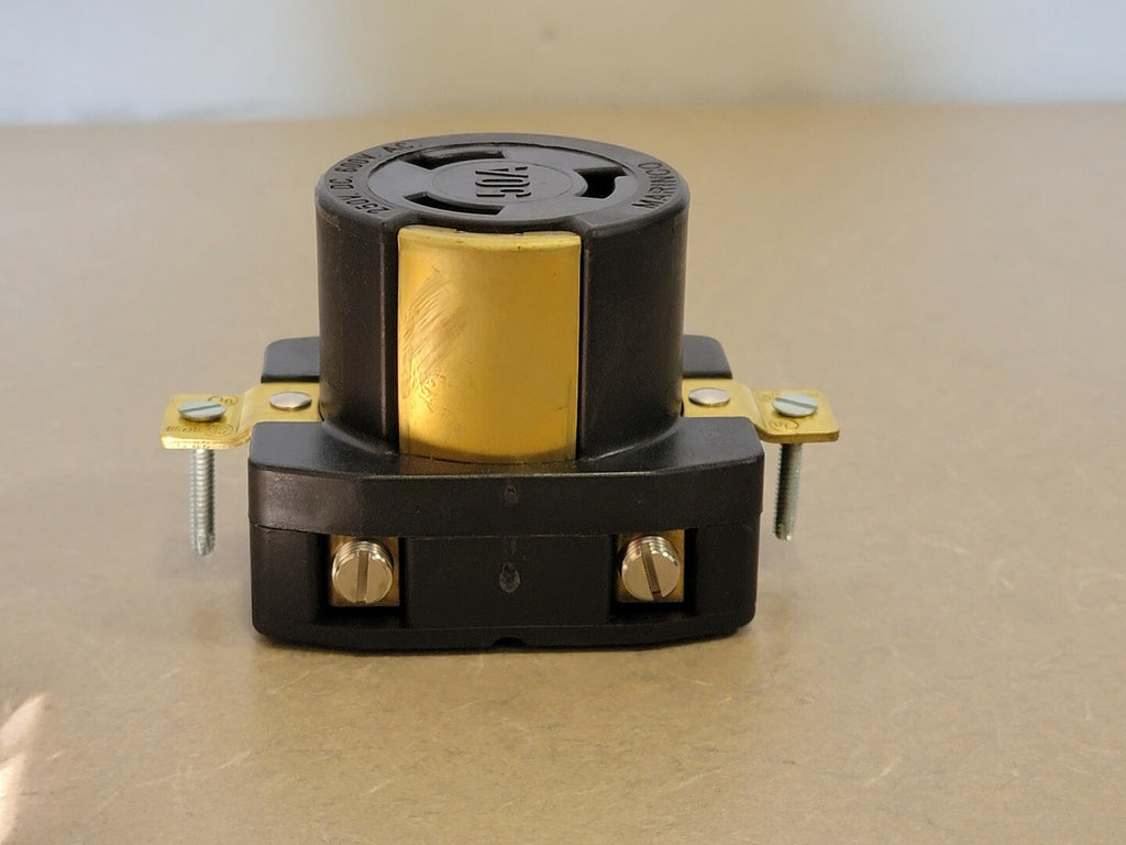 MARINCO 50A 250VDC/600VAC Locking Receptacle 3771