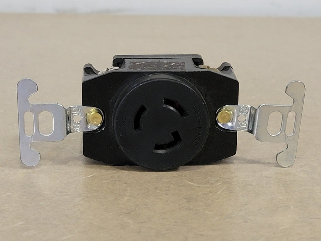PASS & SEYMOUR 15A 125V Receptacle (Bag of 3)