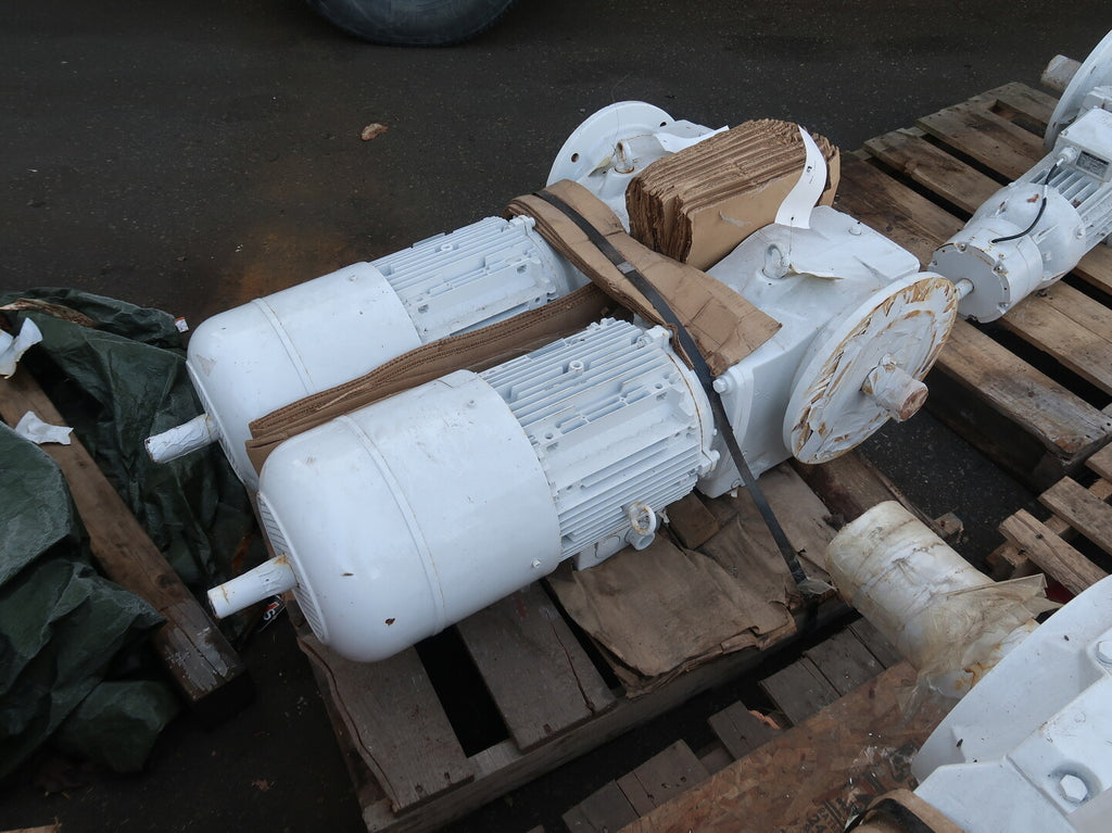 NORD 18.20:1 Ratio, Left Handle Gear Motor Type SK9042