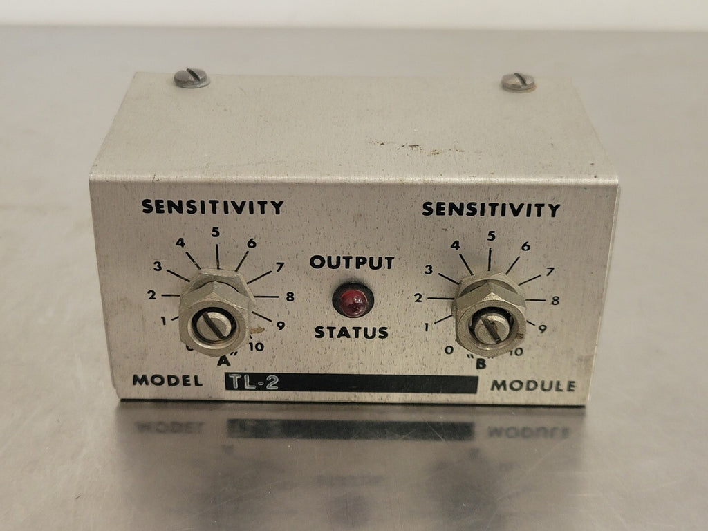 BANNER 250 Amp 15 Volts Photoelectric Amplifier Logic Module TL-2