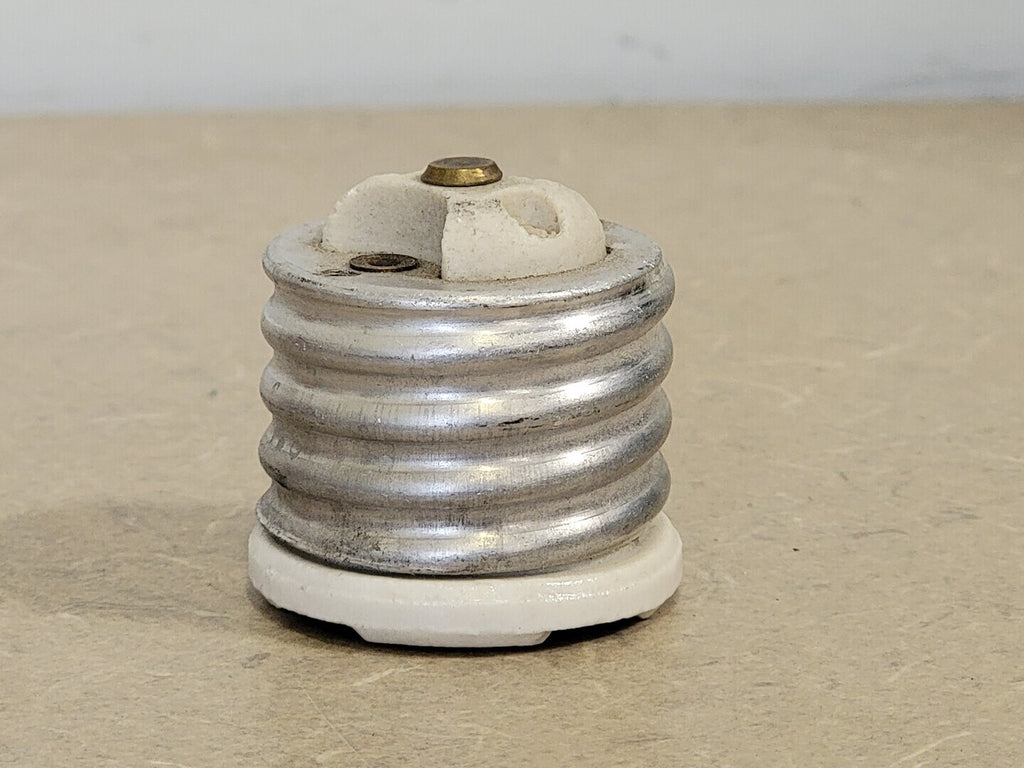 LEVITON 660 Watts 250 Volts Socket Extender 000-08681 (Pack of 18)