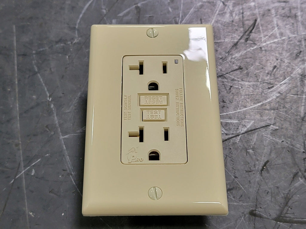 LEVITON 20 Amp Smartlock Pro Wall Plate 7899-I (Box of 10)