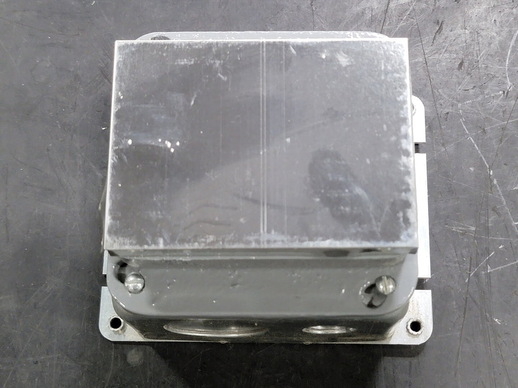 HUBBELL 1-Gang Rectangular Floor Box B2427