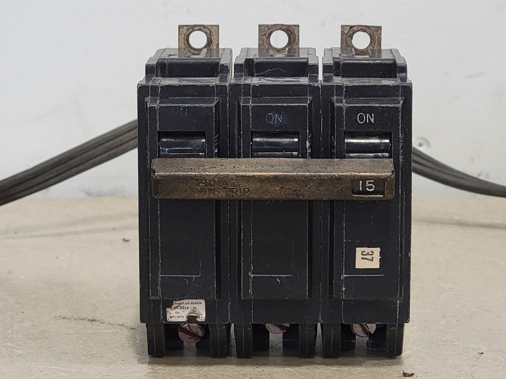GENERAL ELECTRIC 15 Amp, 3 Pole, 240 volts Circuit Breaker CTL315