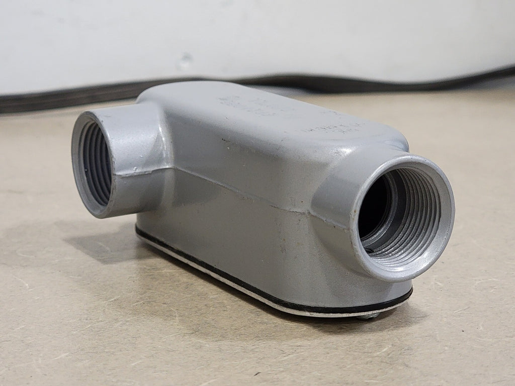 HUBBELL 0.75 in. Conduit Fitting W/ Cover E121488