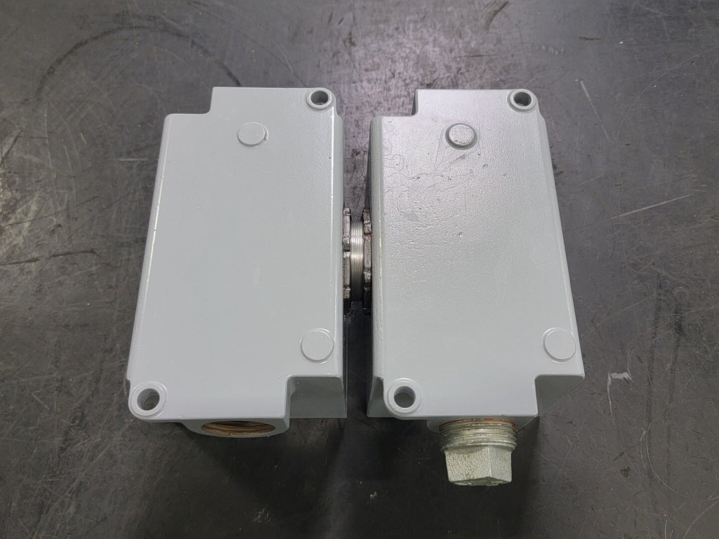ALLEN-BRADLEY 2-Gang Heavy Duty Push Button Station Base 800H-2HHX7