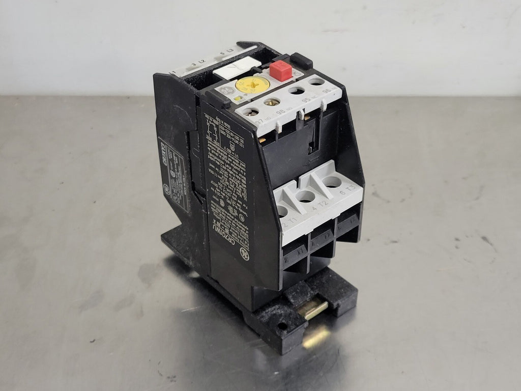 GENERAL ELECTRIC 25-32 Amp Overload Relay CR7G1WU w/ Mounting Adapter CR7XY3