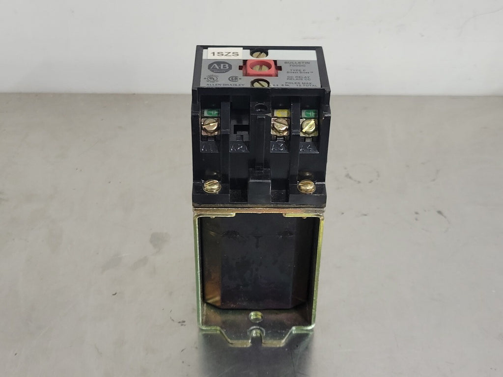 ALLEN-BRADLEY 10 Amp DC Control Relay 700DC-P200Z24